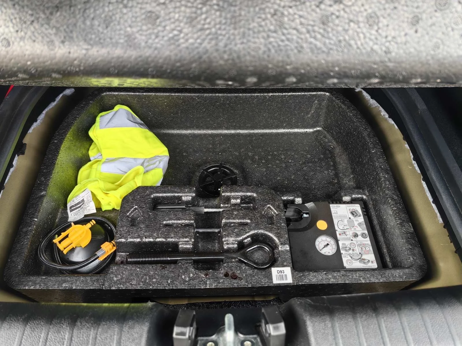 Kia Niro 1, 6i-141к.с Навигация Кар Плей, снимка 15 - Автомобили и джипове - 54200687