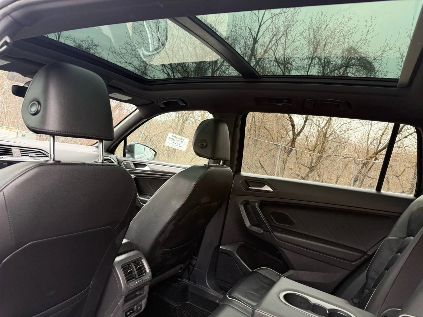VW Tiguan Black Edition* Digital Cockpit* Панорама* 4Motion, снимка 11 - Автомобили и джипове - 54388286