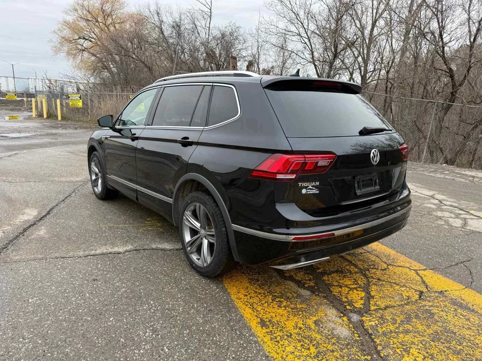 VW Tiguan Black Edition* Digital Cockpit* Панорама* 4Motion, снимка 6 - Автомобили и джипове - 54388286