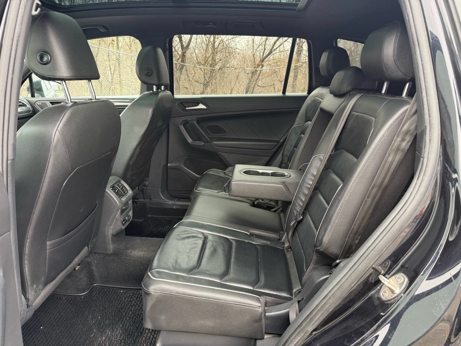 VW Tiguan Black Edition* Digital Cockpit* Панорама* 4Motion, снимка 10 - Автомобили и джипове - 54388286