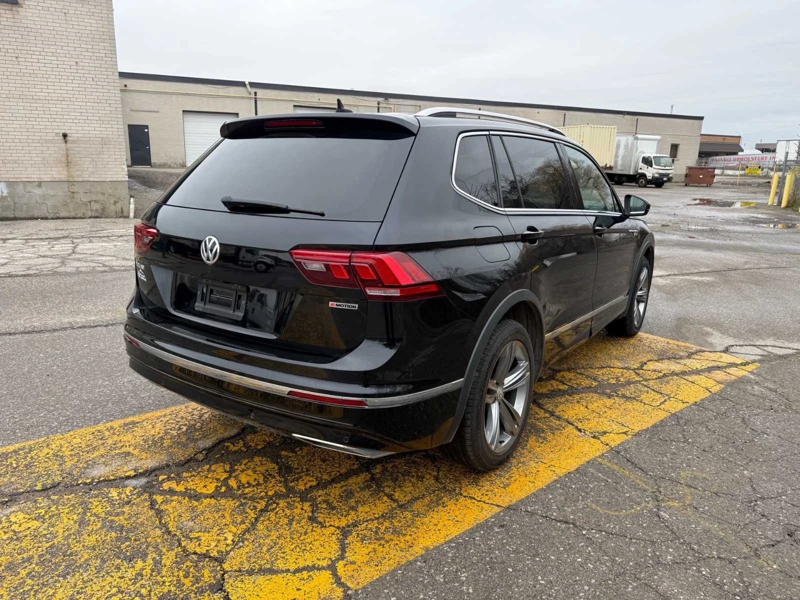 VW Tiguan Black Edition* Digital Cockpit* Панорама* 4Motion, снимка 4 - Автомобили и джипове - 54388286