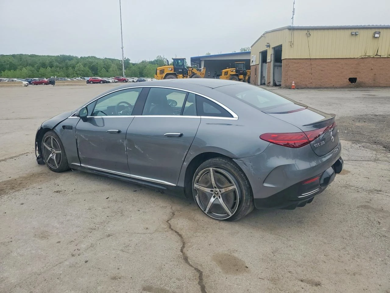 Mercedes-Benz EQE SEDAN 350 4MATIC* Burmester* TOP, снимка 2 - Автомобили и джипове - 55627979