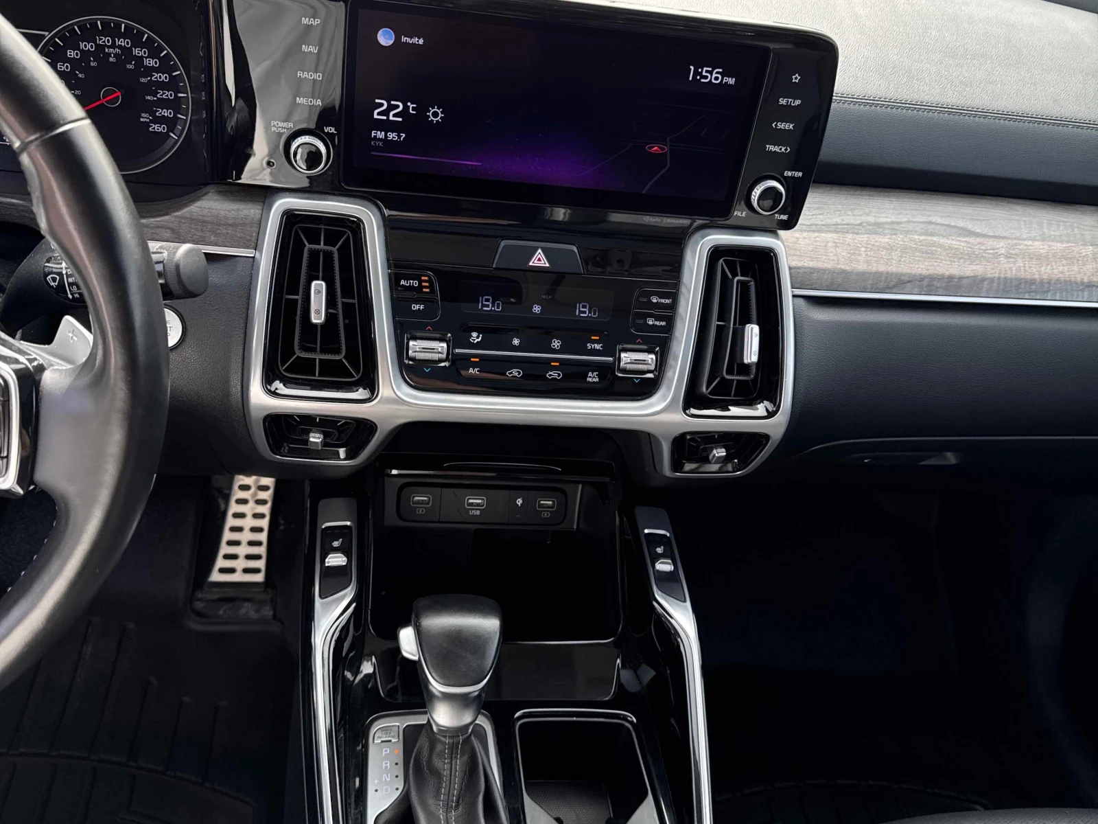 Kia Sorento * EX+ AWD * АВТОКРЕДИТ БЕЗ ПЪРВОНАЧАЛНА ВНОСКА* , снимка 9 - Автомобили и джипове - 56001632
