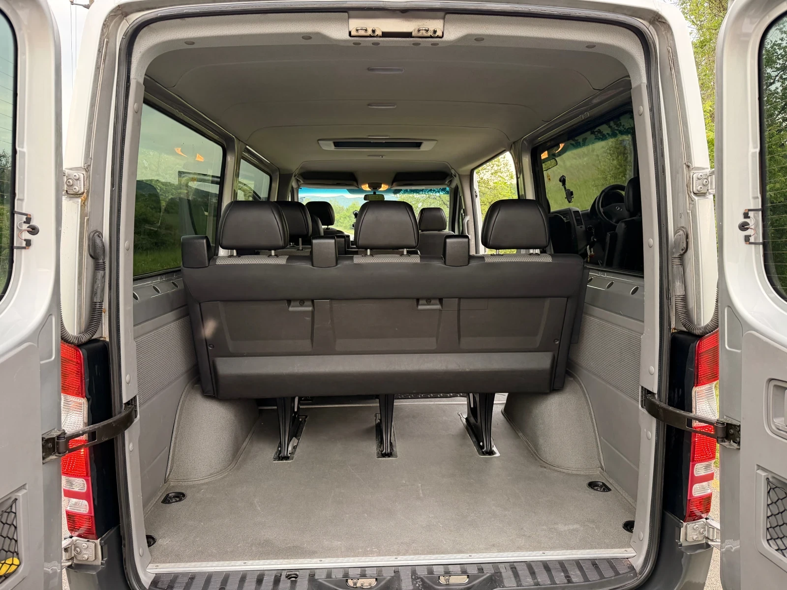 Mercedes-Benz Sprinter 215 CDI 150к.с* 9Места* Нави* Камера* Клима* FullЕ, снимка 15 - Бусове и автобуси - 54458096