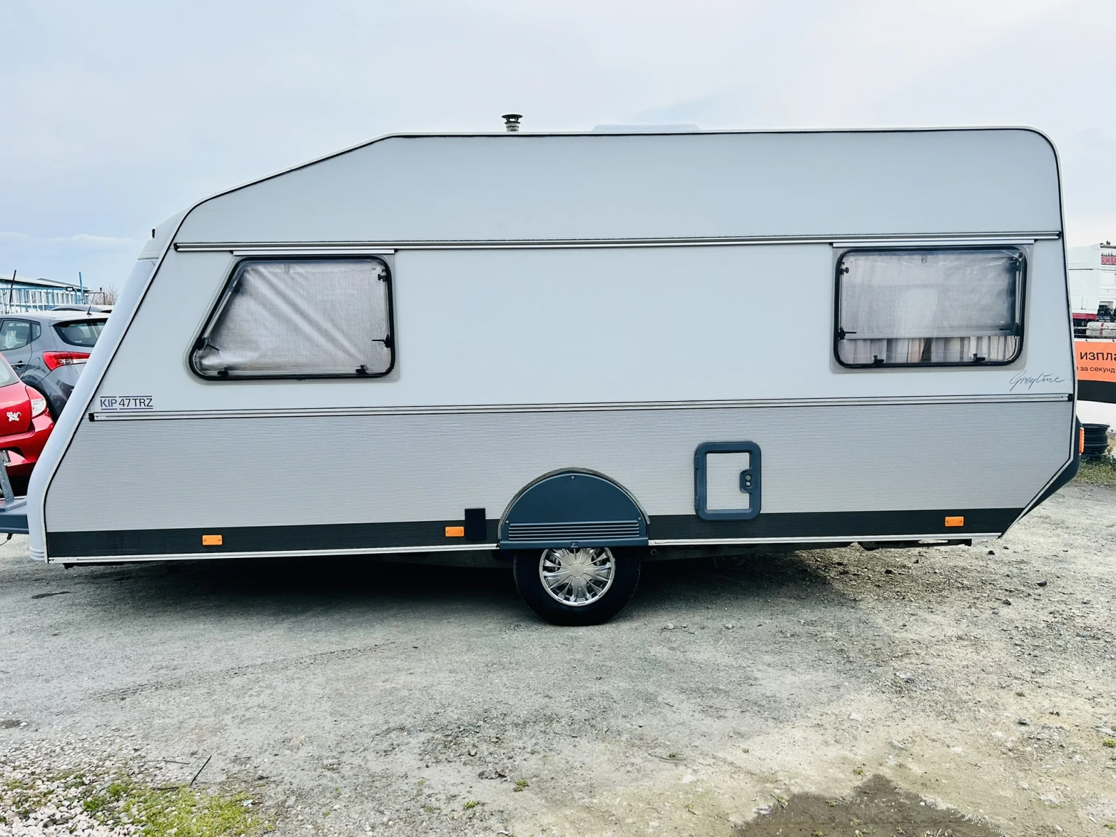 Каравана KIP GreyLine 47 Slolar Power, снимка 2 - Каравани и кемпери - 53926754