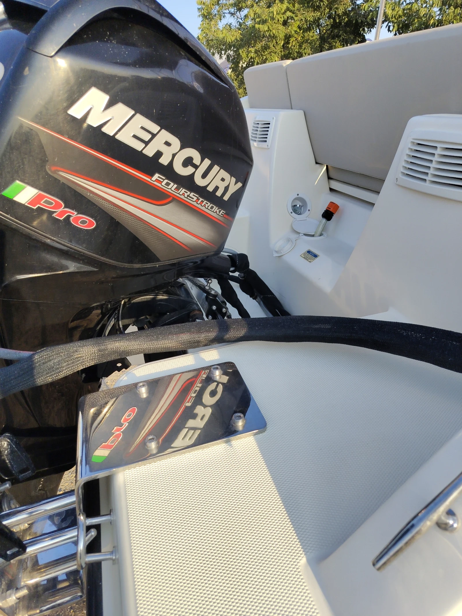 Лодка Quicksilver Activ 555 - изображение 5