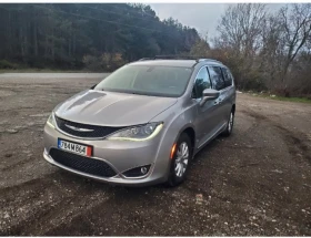 Chrysler Pacifica, снимка 2