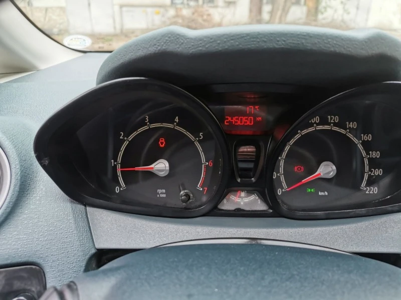 Ford Fiesta 1.4 газ brc, снимка 4 - Автомобили и джипове - 47743293