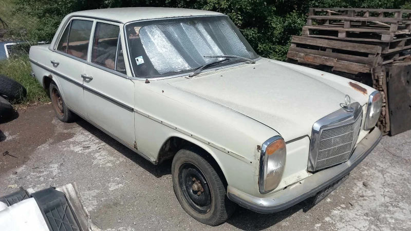 Mercedes-Benz 115 200D, снимка 1 - Автомобили и джипове - 47385134