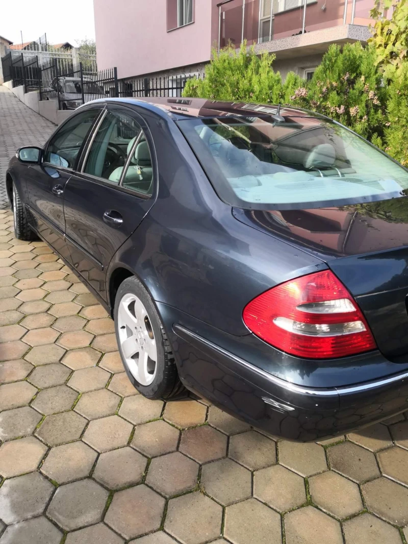 Mercedes-Benz E 270, снимка 3 - Автомобили и джипове - 47618924