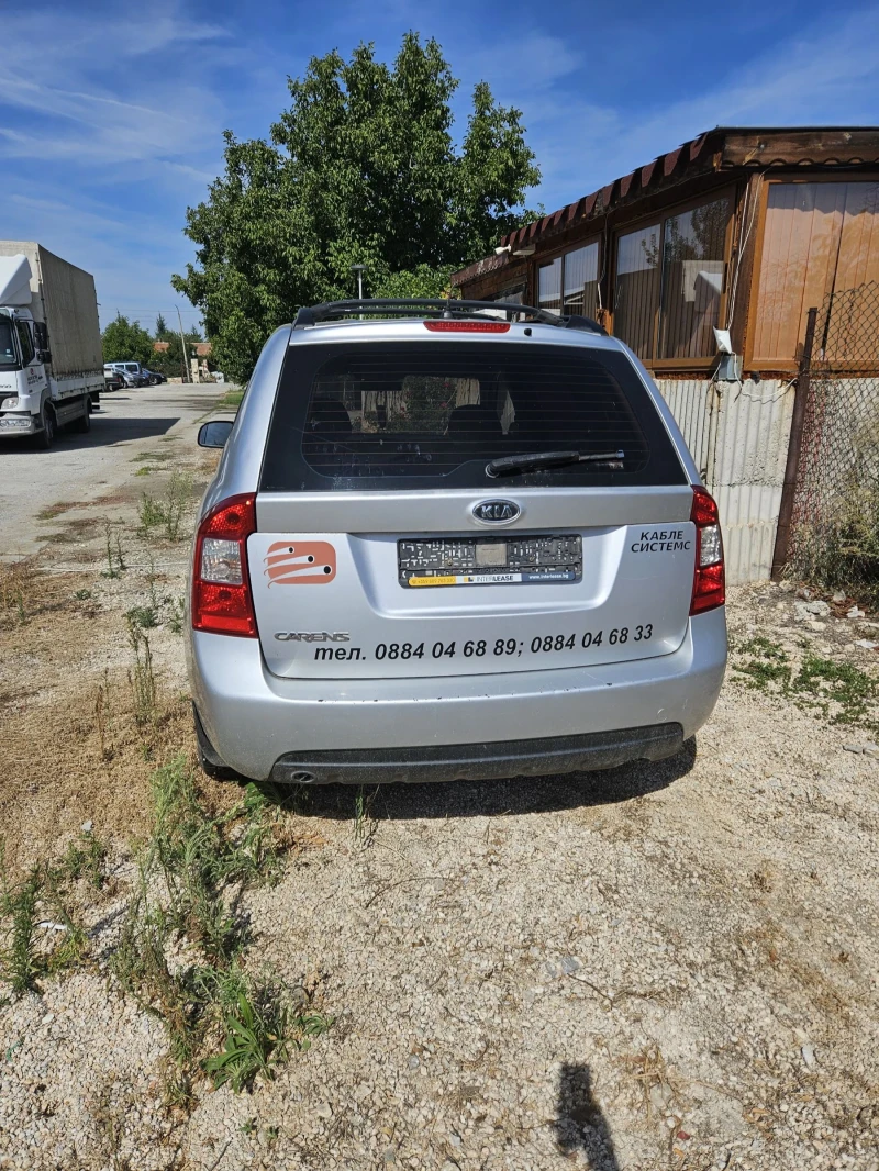 Kia Carens 2.0 benzin, снимка 3 - Автомобили и джипове - 51603316