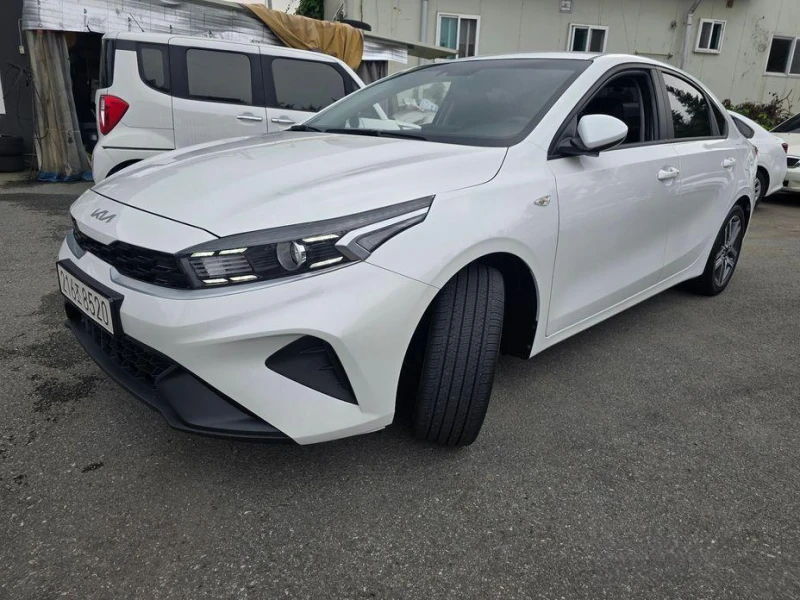 Kia K3 1.6 Trendy * НАЙ-ДОБРА ЦЕНА В БЪЛГАРИЯ* , снимка 3 - Автомобили и джипове - 52032633