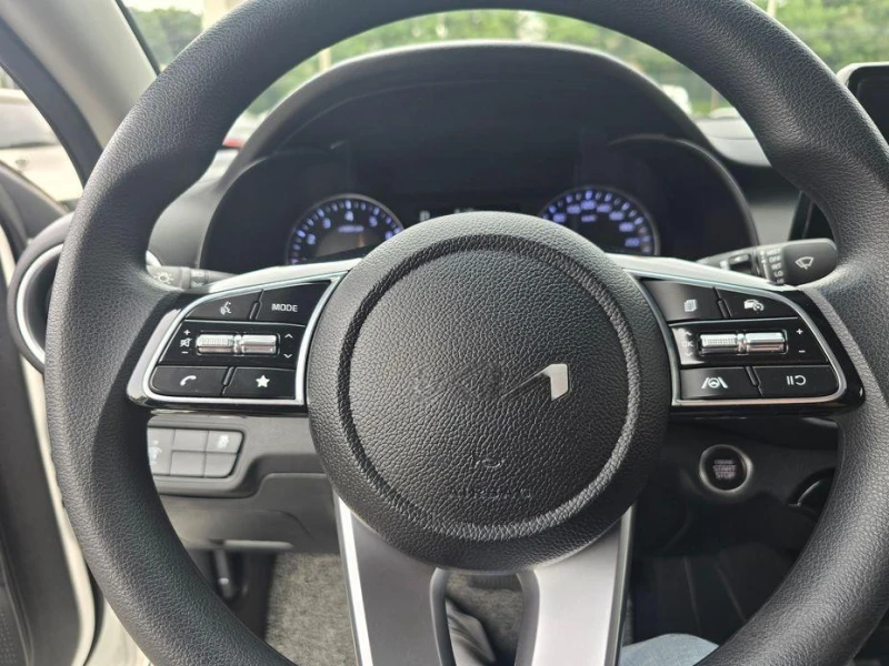 Kia K3 1.6 Trendy * НАЙ-ДОБРА ЦЕНА В БЪЛГАРИЯ* , снимка 14 - Автомобили и джипове - 52032633