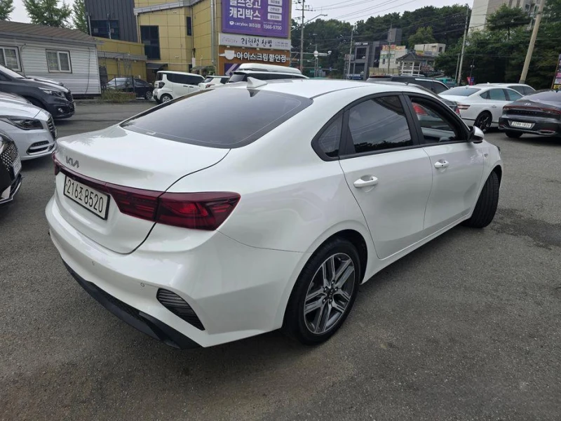 Kia K3 1.6 Trendy * НАЙ-ДОБРА ЦЕНА В БЪЛГАРИЯ* , снимка 6 - Автомобили и джипове - 52032633