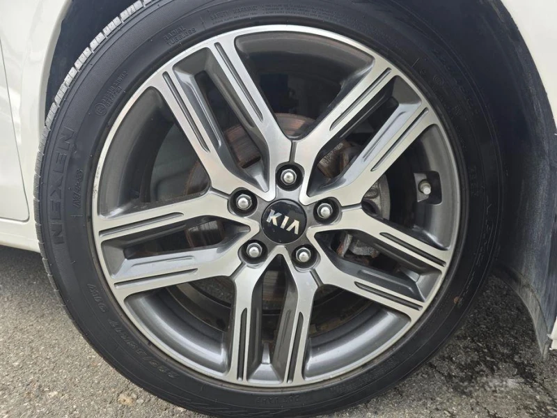 Kia K3 1.6 Trendy * НАЙ-ДОБРА ЦЕНА В БЪЛГАРИЯ* , снимка 15 - Автомобили и джипове - 52032633