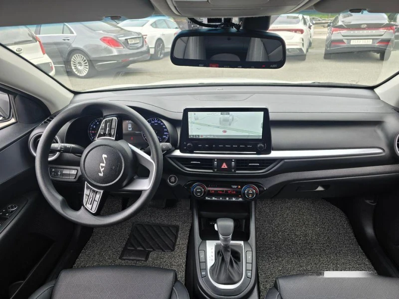 Kia K3 1.6 Trendy * НАЙ-ДОБРА ЦЕНА В БЪЛГАРИЯ* , снимка 8 - Автомобили и джипове - 52032633