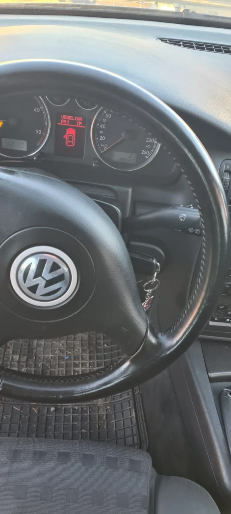 VW Passat, снимка 11 - Автомобили и джипове - 52866007