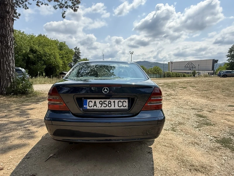 Mercedes-Benz C 220 W203, снимка 2 - Автомобили и джипове - 52869351