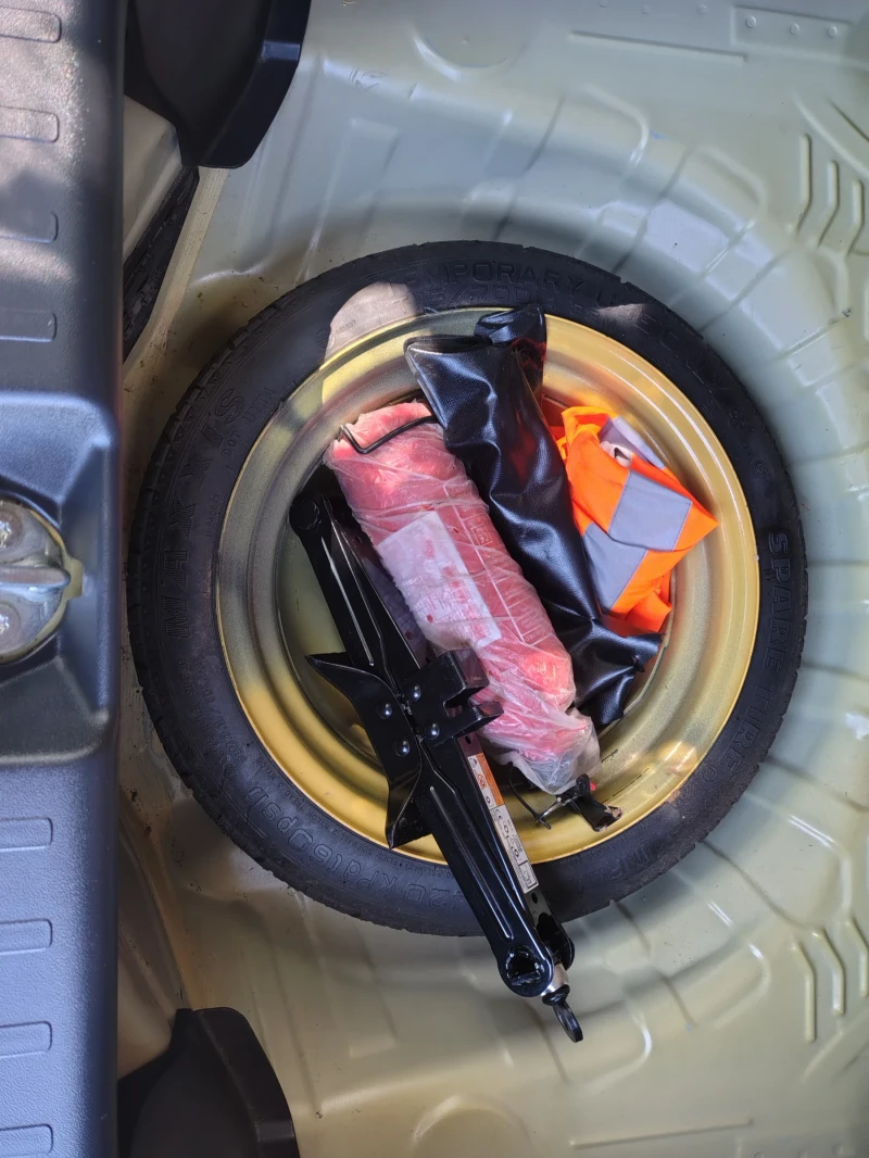 Mitsubishi Space star Селект + , снимка 9 - Автомобили и джипове - 52893954