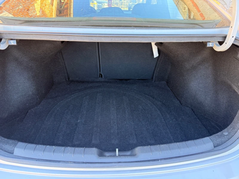 Hyundai Elantra SE 2.0, снимка 14 - Автомобили и джипове - 52929025