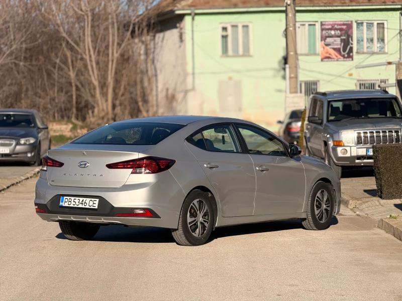 Hyundai Elantra SE 2.0, снимка 4 - Автомобили и джипове - 52929025
