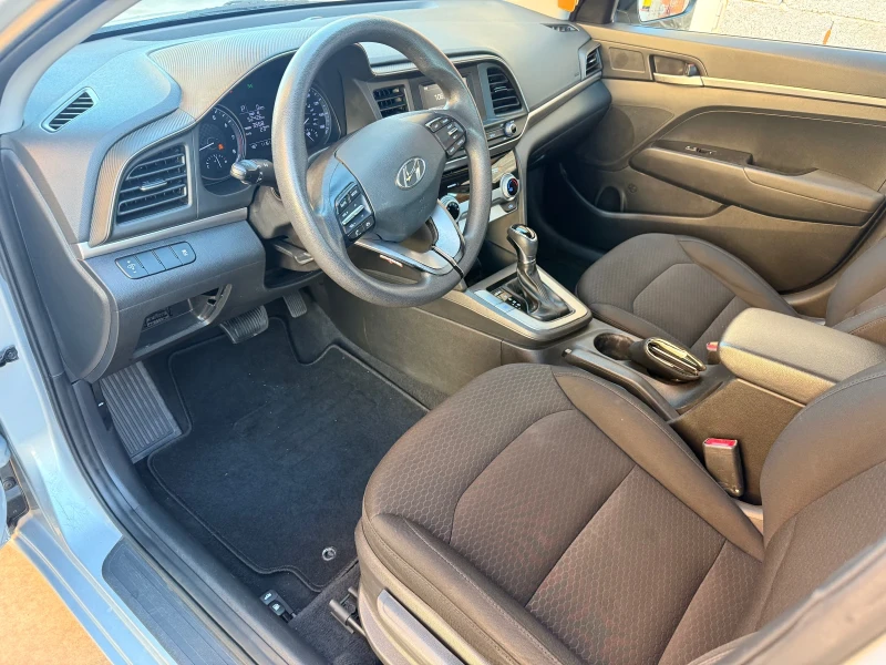 Hyundai Elantra SE 2.0, снимка 13 - Автомобили и джипове - 52929025