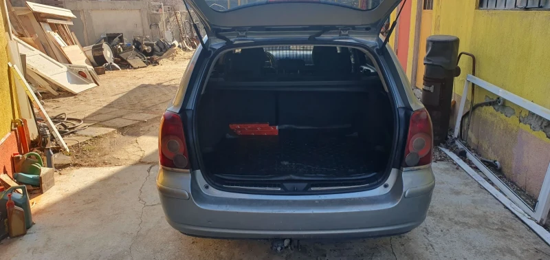 Toyota Avensis 2.0  d4d 126 кс, снимка 10 - Автомобили и джипове - 53152544