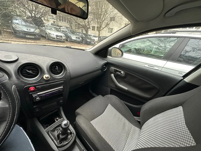 Seat Ibiza 1.4 Газ/Бензин, снимка 7 - Автомобили и джипове - 53274392