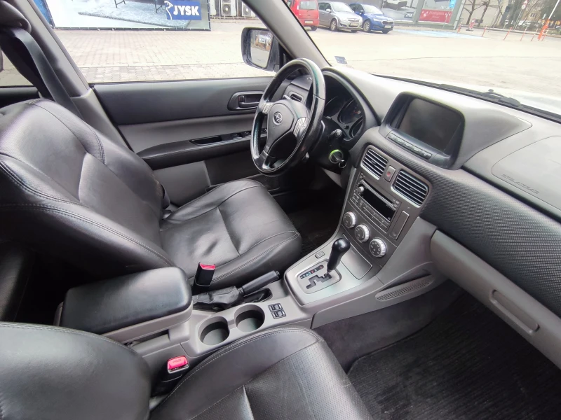 Subaru Forester 2.0i-158kc-4Х4-АВТОМАТ-НАВИГАЦИЯ-ИТАЛИЯ-ФЕЙСЛИФТ  , снимка 10 - Автомобили и джипове - 53508112