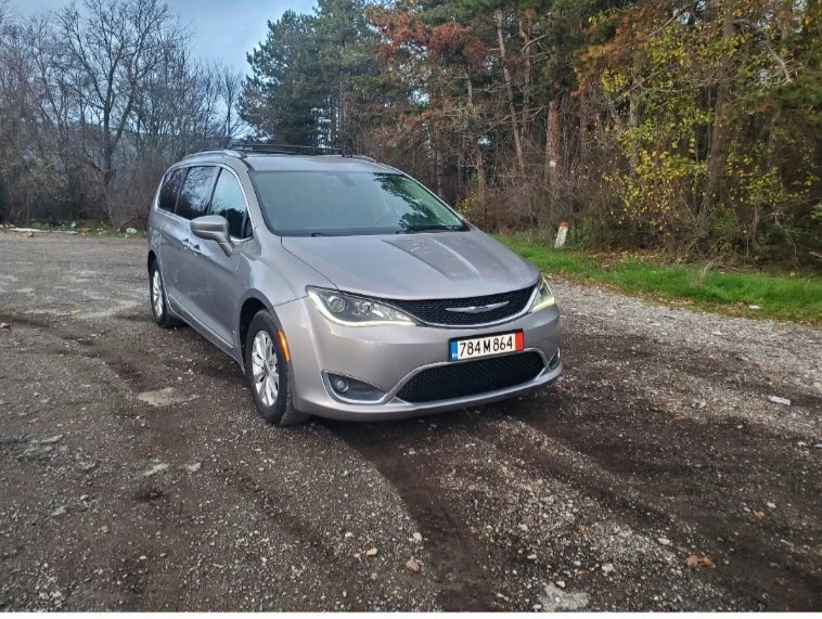 Chrysler Pacifica, снимка 3 - Автомобили и джипове - 54667681