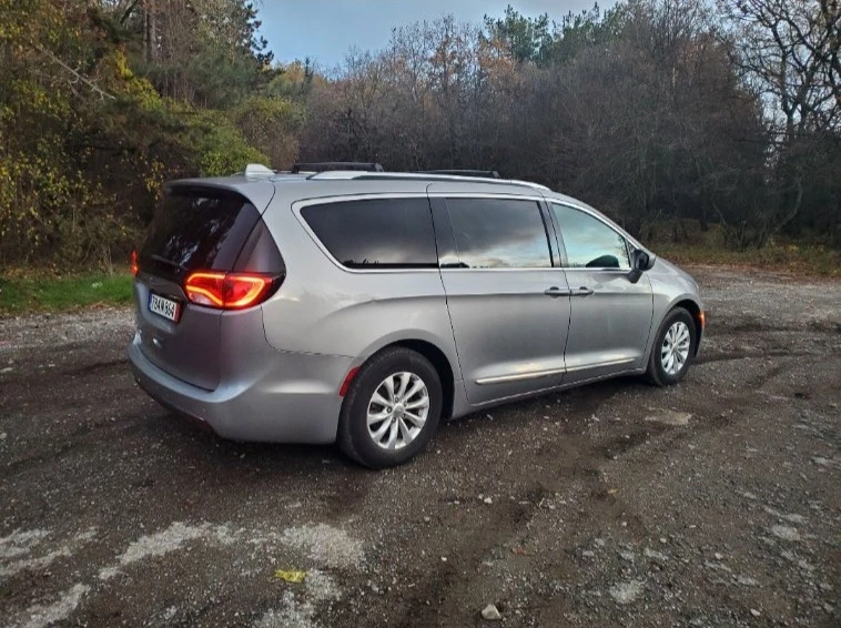 Chrysler Pacifica, снимка 4 - Автомобили и джипове - 54667681