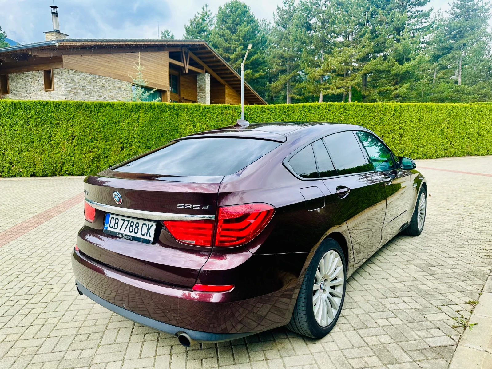 BMW 5 Gran Turismo 535d Обслужен, Панорама, Head up, CarPlay, Подгряв - изображение 7