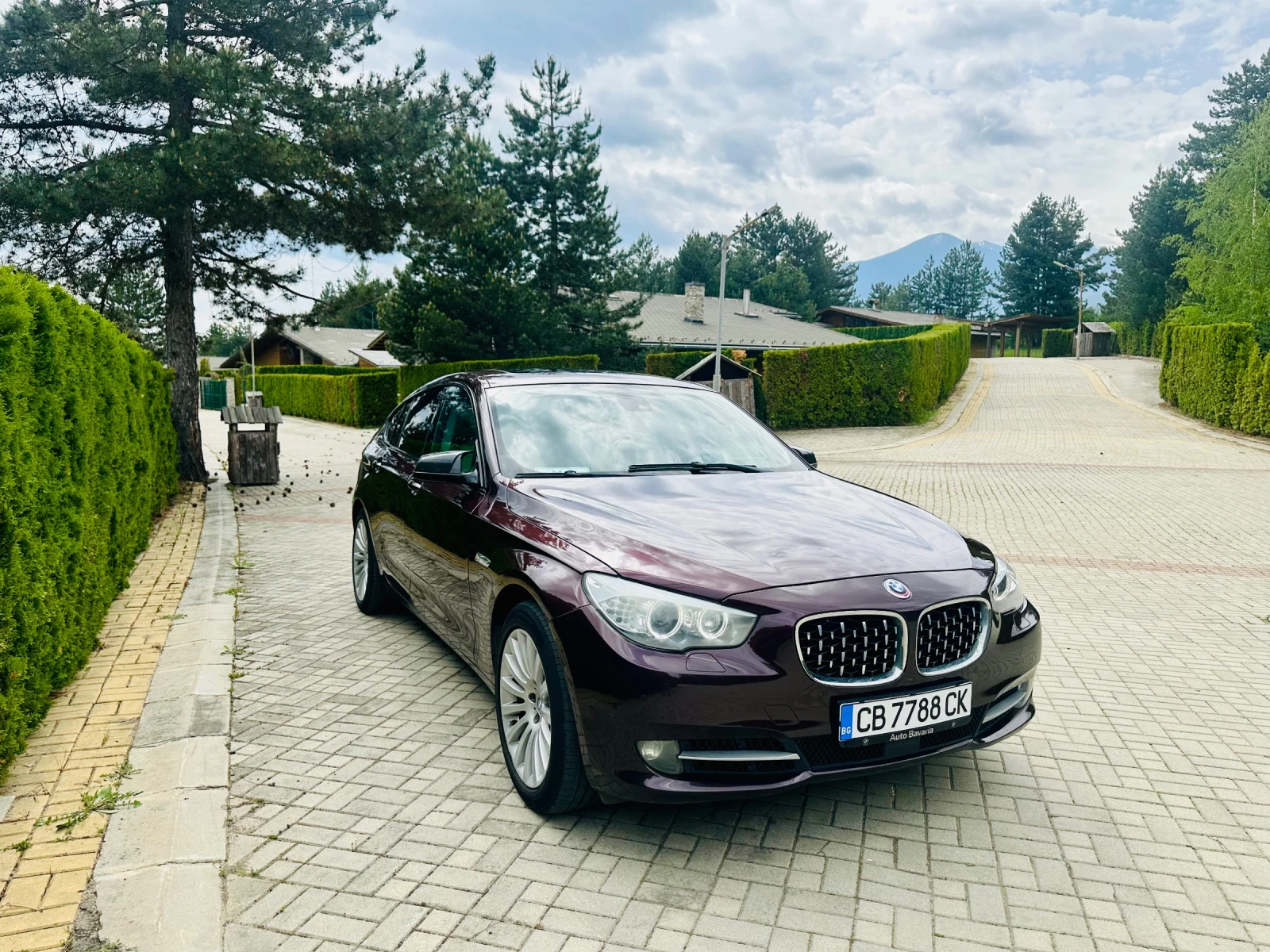 BMW 5 Gran Turismo 535d Обслужен, Панорама, Head up, CarPlay, Подгряв - изображение 8
