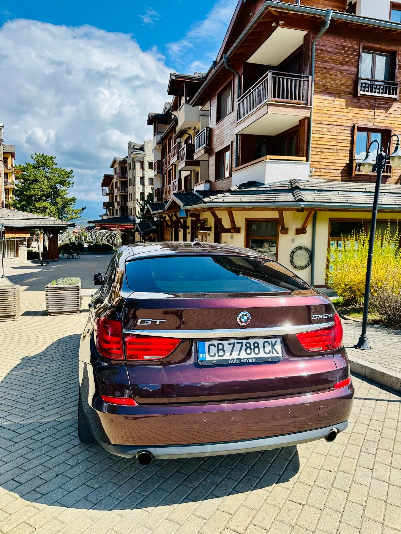 BMW 5 Gran Turismo 535d Обслужен, Панорама, Head up, CarPlay, Подгряв - изображение 2