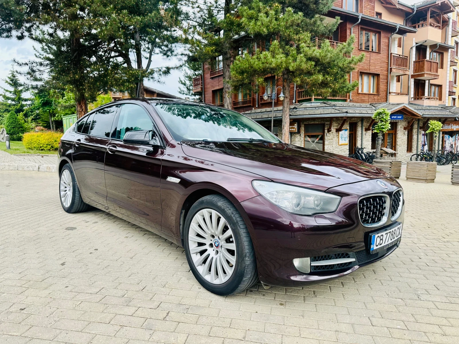 BMW 5 Gran Turismo 535d Обслужен, Панорама, Head up, CarPlay, Подгряв - изображение 4