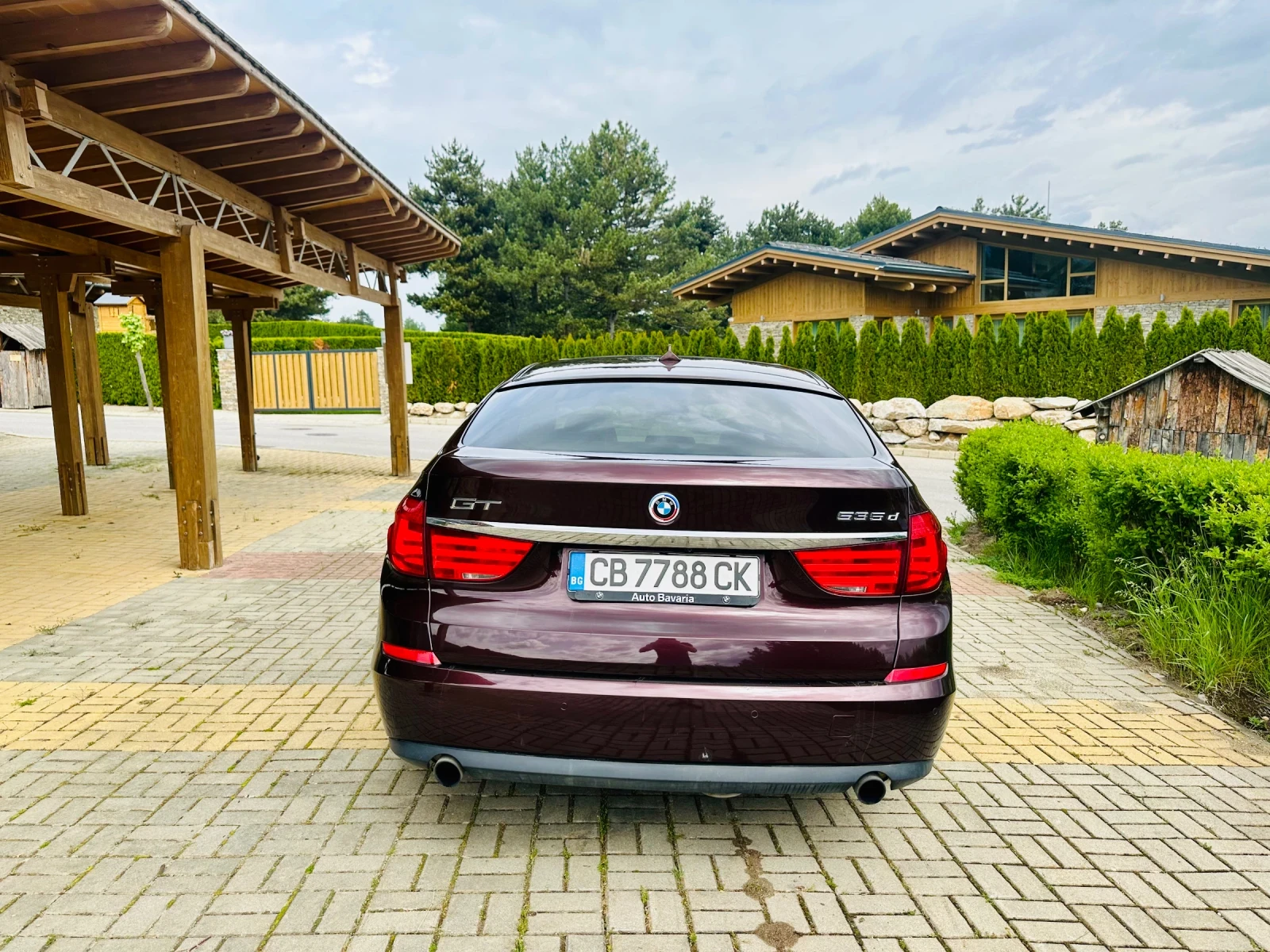 BMW 5 Gran Turismo 535d Обслужен, Панорама, Head up, CarPlay, Подгряв - изображение 6
