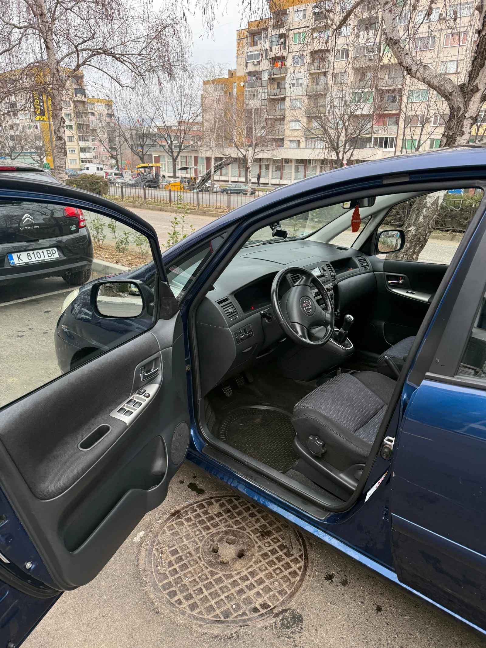 Toyota Corolla verso Бензин / Газ - изображение 6