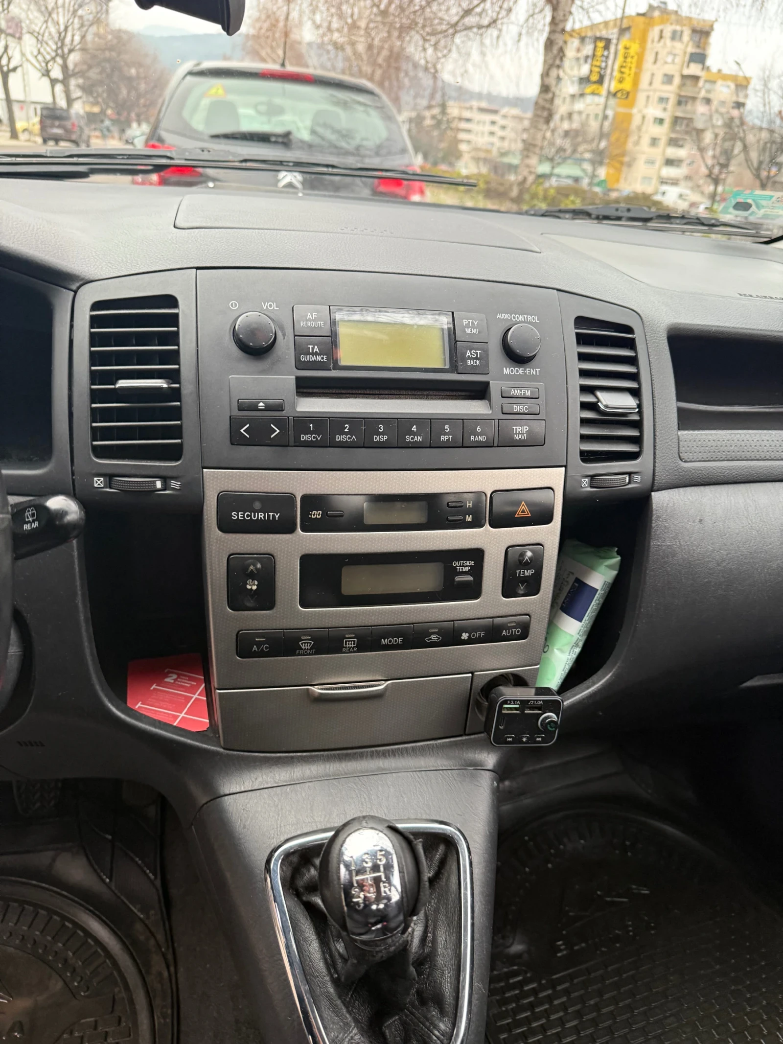 Toyota Corolla verso Бензин / Газ - изображение 7