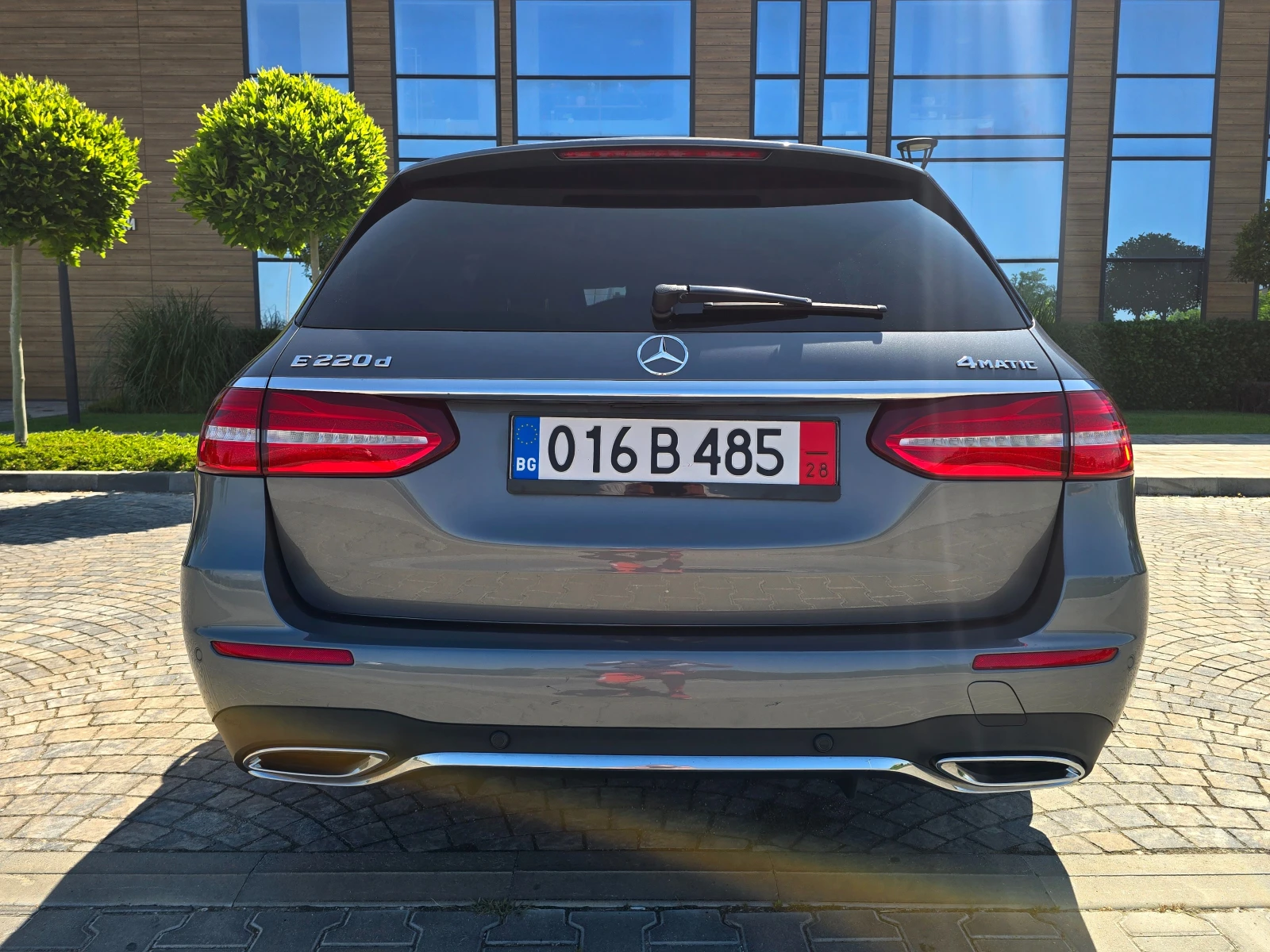 Mercedes-Benz E 220 AMG PACKET 4 MATIC DIGITAL HEAD-UP 9G TRONIC 194KC - изображение 6