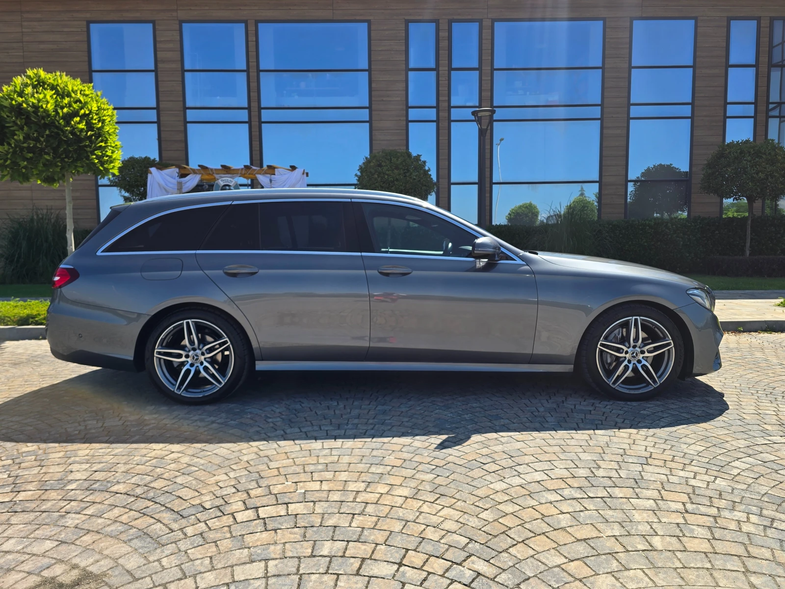 Mercedes-Benz E 220 AMG PACKET 4 MATIC DIGITAL HEAD-UP 9G TRONIC 194KC - изображение 4