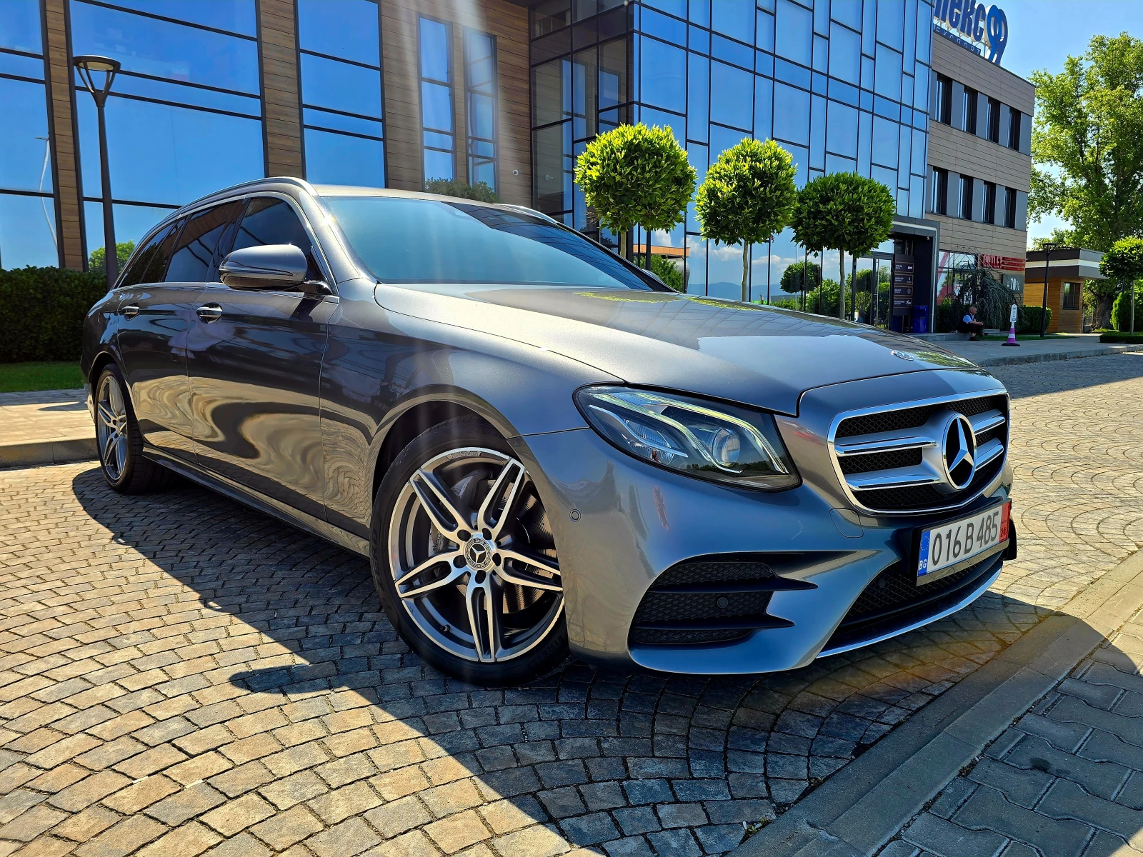 Mercedes-Benz E 220 AMG PACKET 4 MATIC DIGITAL HEAD-UP 9G TRONIC 194KC - изображение 3