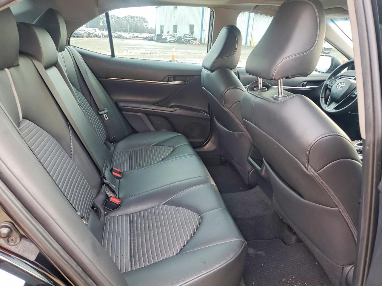 Toyota Camry  - изображение 9