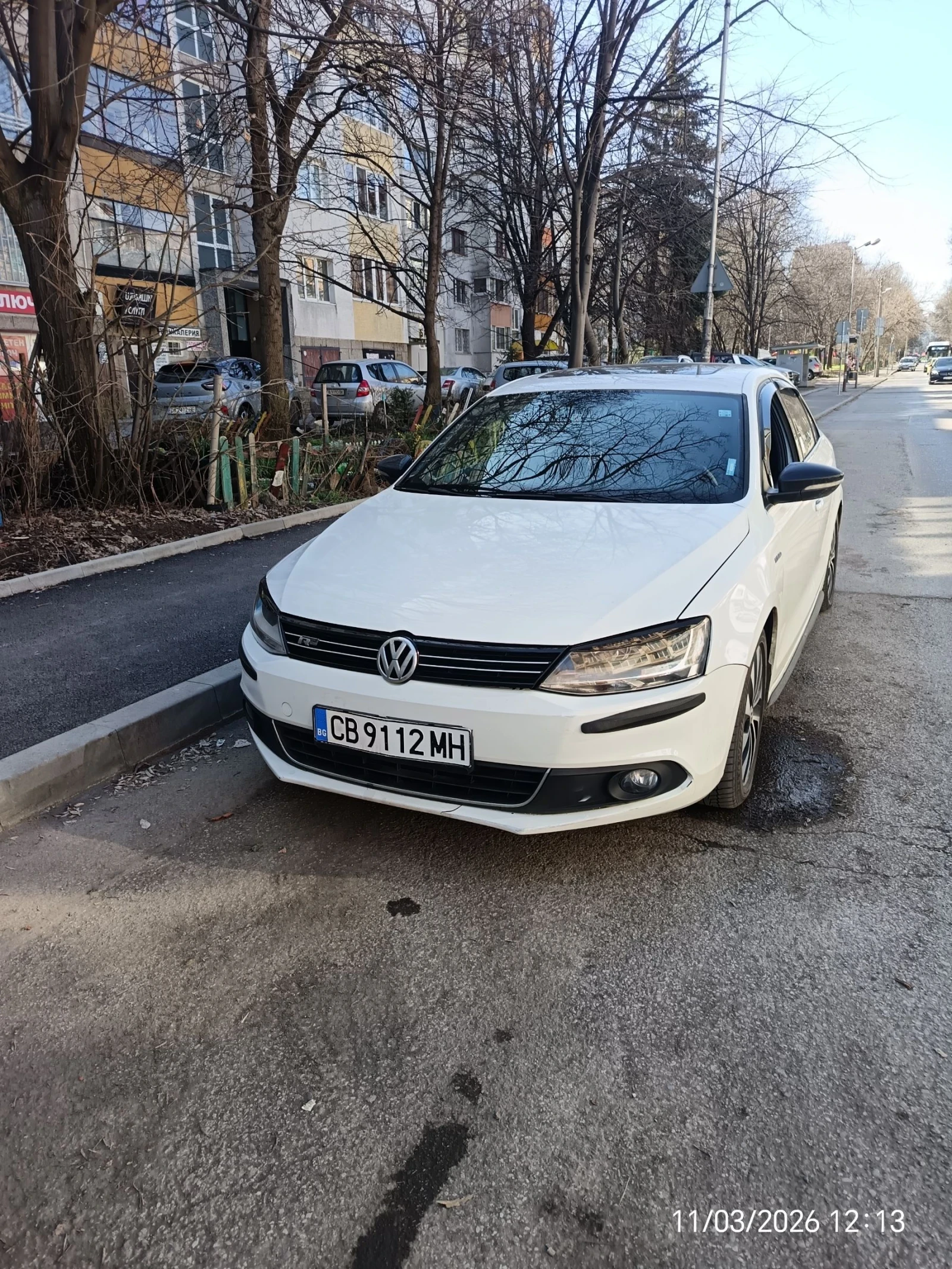 VW Jetta Hybrid r-line