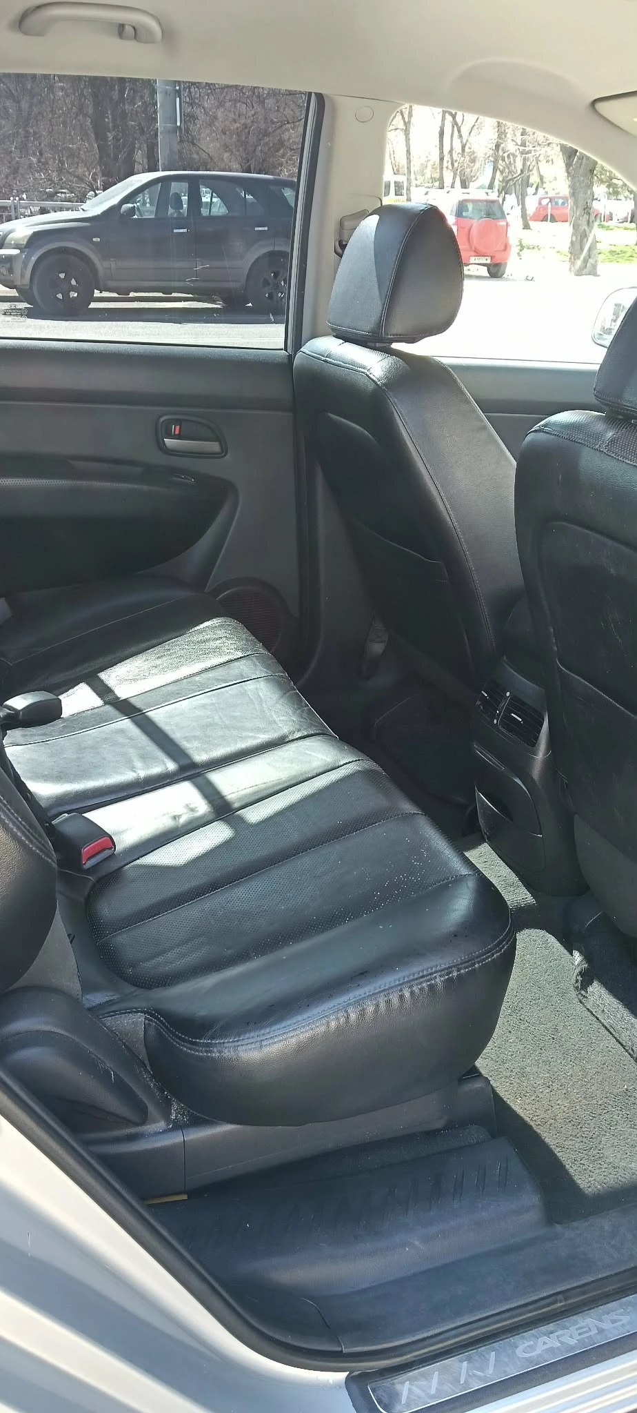 Kia Carens, снимка 11 - Автомобили и джипове - 53892222