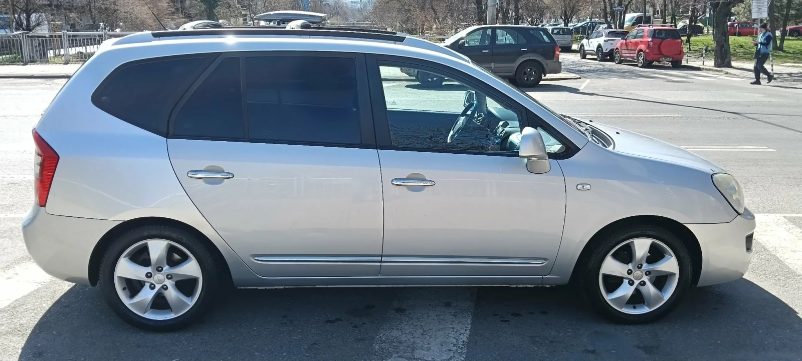 Kia Carens, снимка 3 - Автомобили и джипове - 53892222