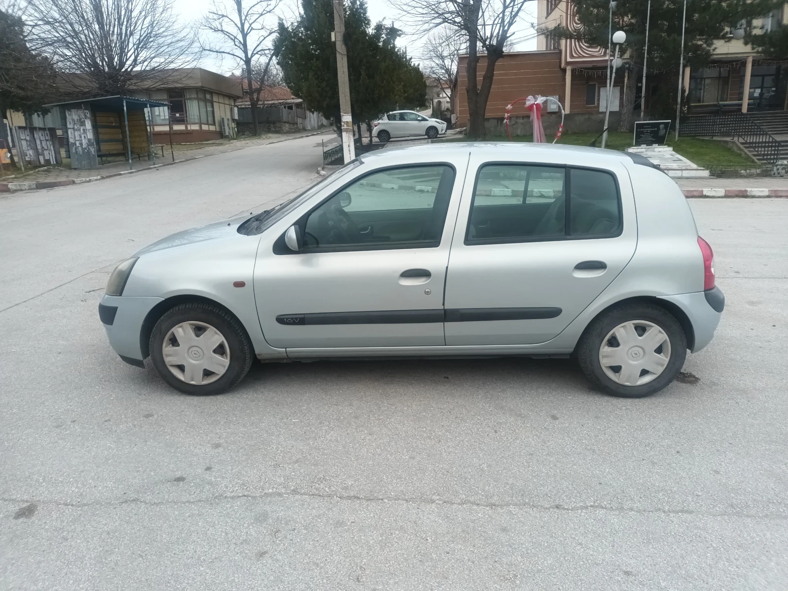 Renault Clio, снимка 2 - Автомобили и джипове - 53953459