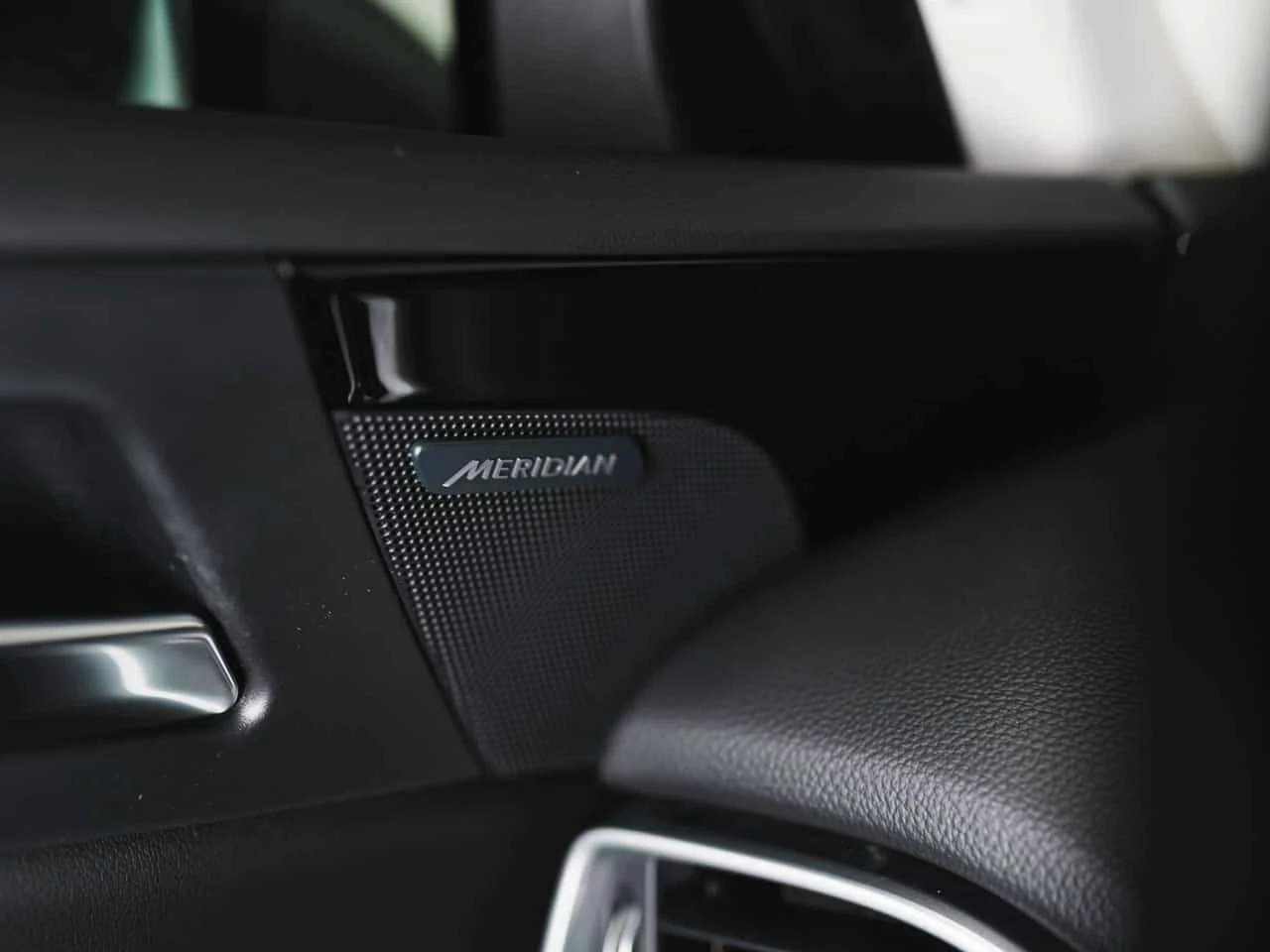 Jaguar XE * Premium * CARFAX * ���� �� �� | Mobile.bg � ����������� 17