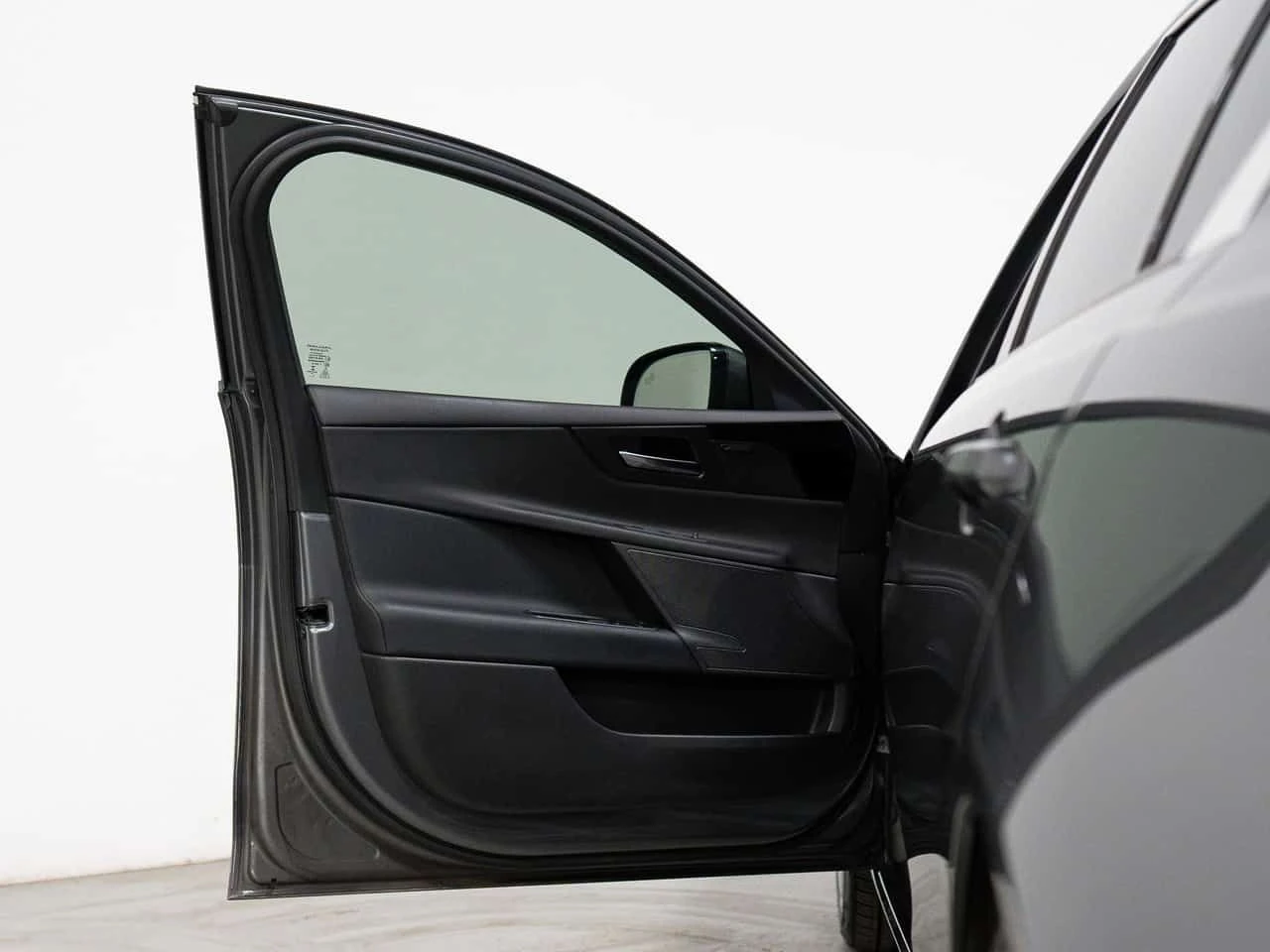 Jaguar XE * Premium * CARFAX * ���� �� �� | Mobile.bg � ����������� 8