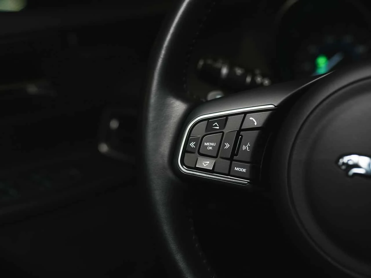 Jaguar XE * Premium * CARFAX * ���� �� �� | Mobile.bg � ����������� 10