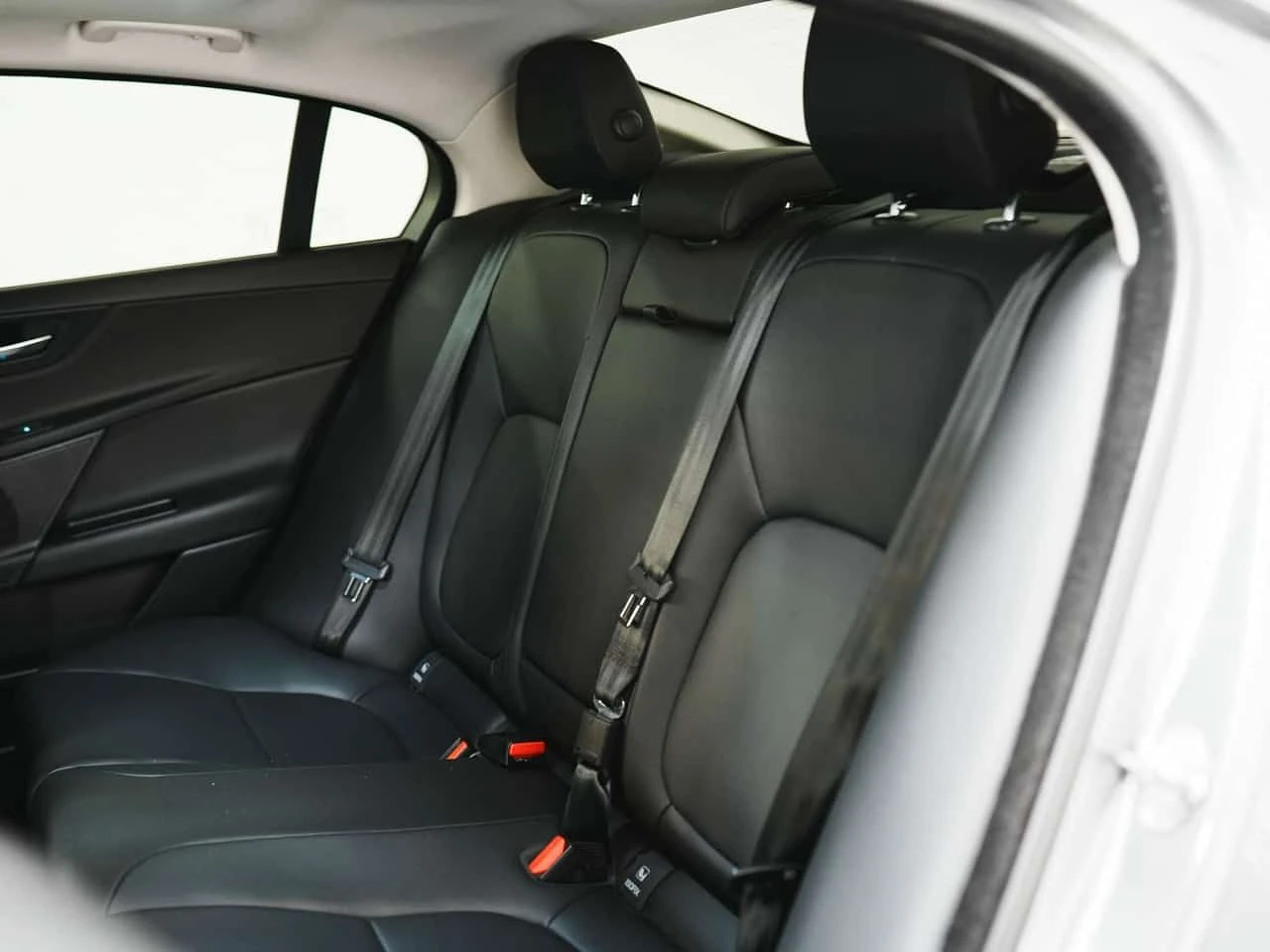 Jaguar XE * Premium * CARFAX * ���� �� �� | Mobile.bg � ����������� 13